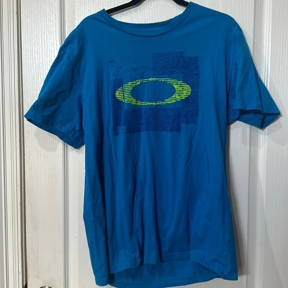 Oakley size XL cotton aqua shirt sleeve  T-shirt